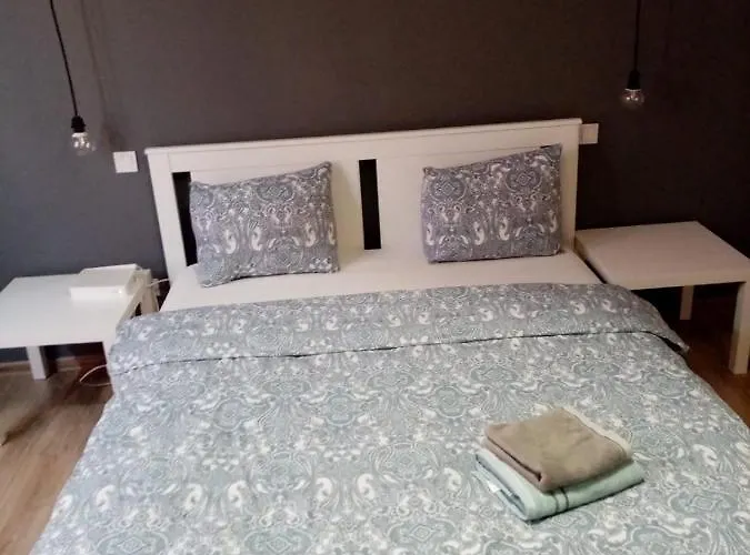 Luxus Europe In Piata Universitate * بوخارست