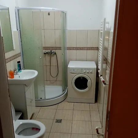 Luxus Europe In Piata Universitate