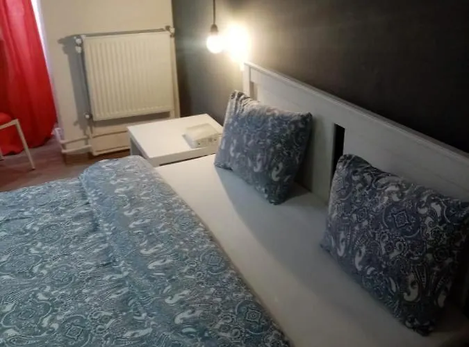 Luxus Europe In Piata Universitate Apartman *